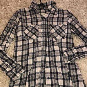 Dark blue/gray/white flannel